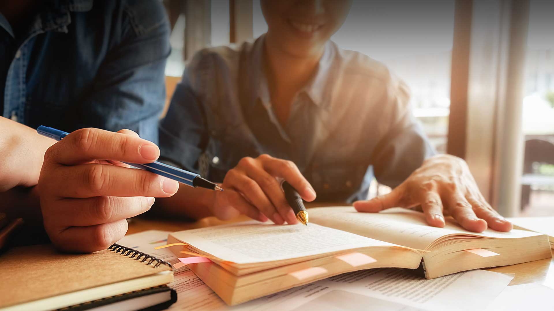 Qual a diferença entre gestão pedagógica e gestão escolar?