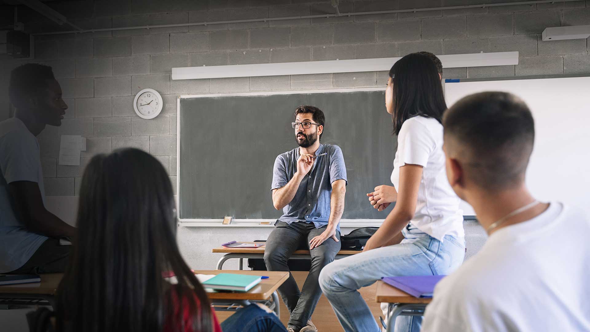 Avaliação de desempenho: Como implementar uma cultura de feedback 360º na sua escola