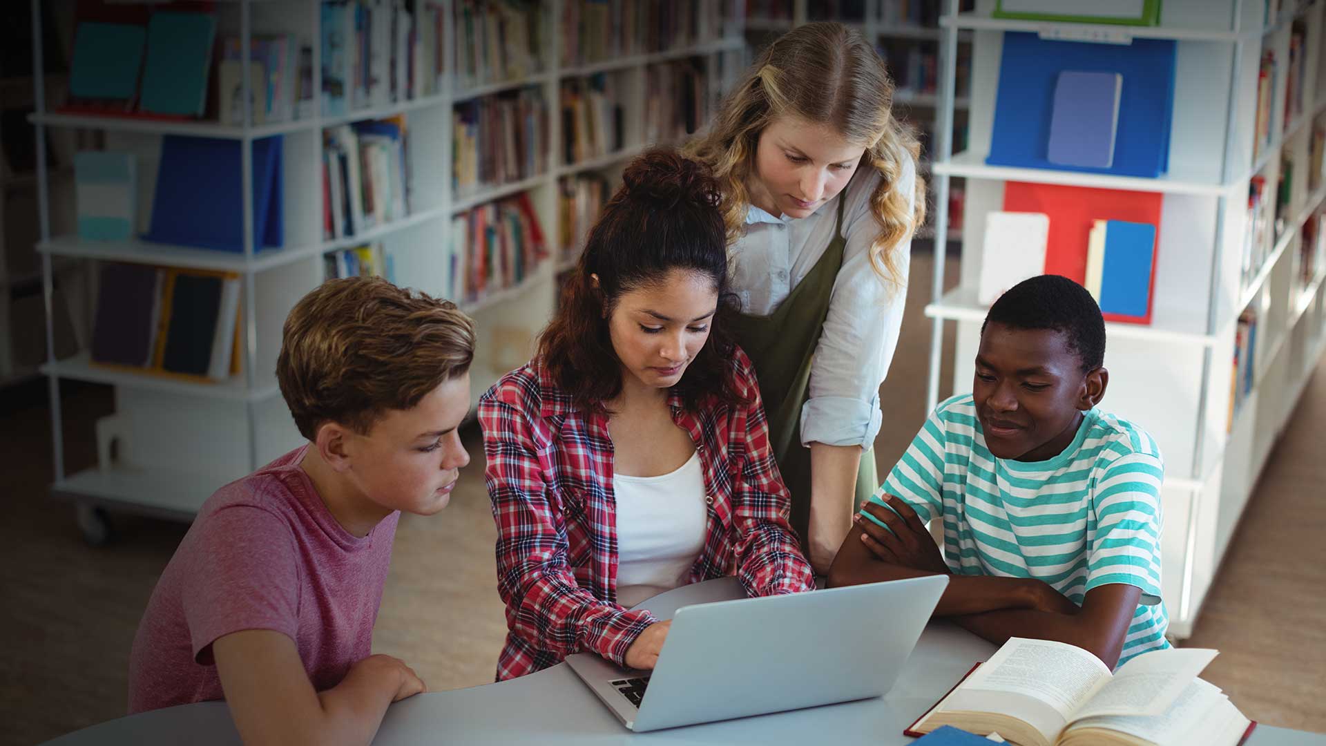 Como utilizar os dados das avaliações externas de forma prática e estratégica nas escolas